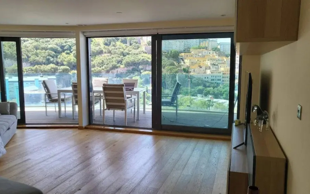 3 bed Ocean Spa Plaza Luxurious Flat