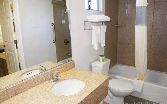 Studio 6 Phoenix Scottsdale West