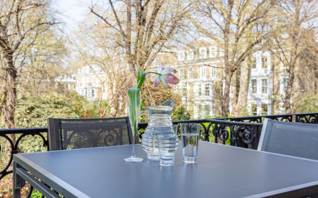 Gledhow Gardens Viii by Onefinestay