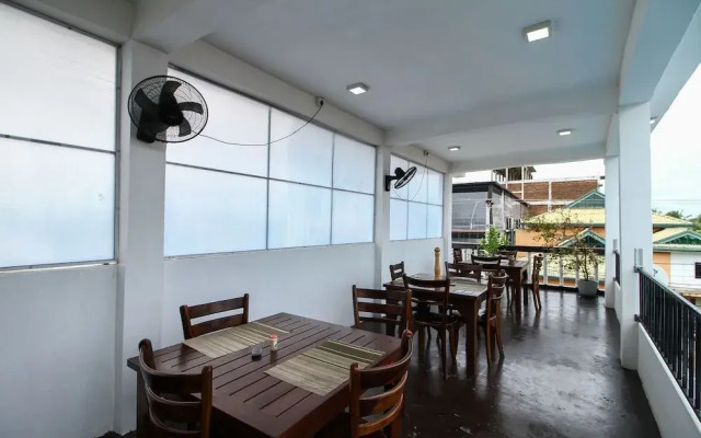 OYO 338 Deep Sea Resort