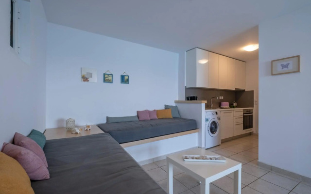Meli Apartments & Villas