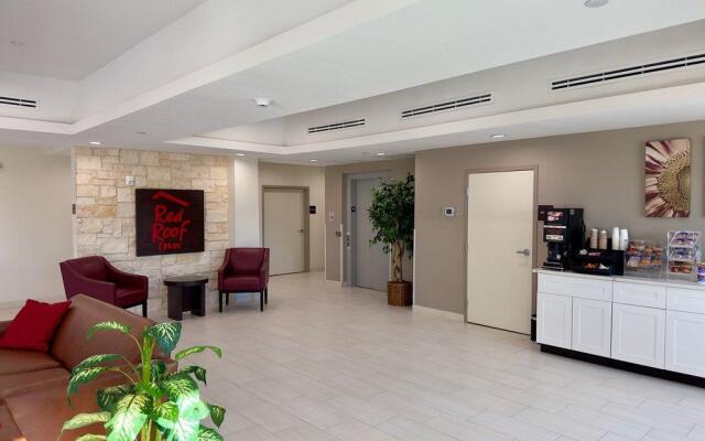 Red Roof Inn Hutchins