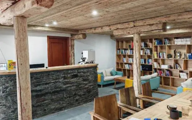 Xinduqiao Konglan Mountain Lane Homestay