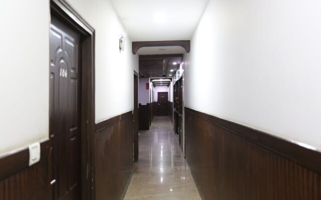 OYO 2660 Hotel Radhe Inn