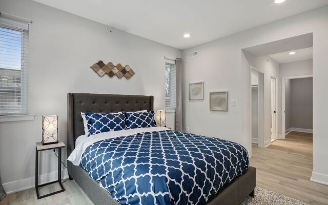 Bright 3 Bedroom + Rooftop Views