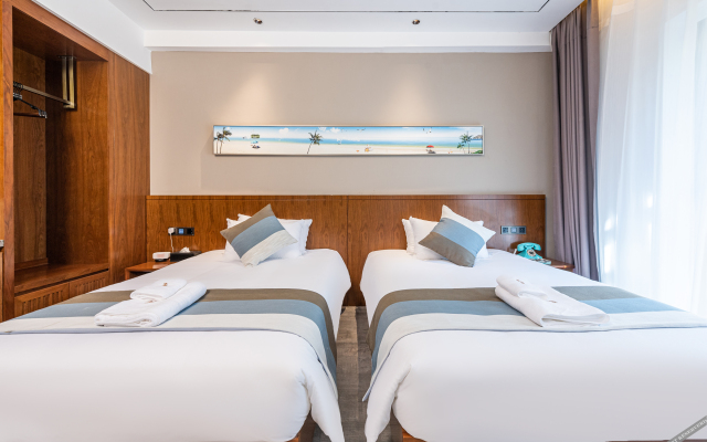 Yintan Zeyinju Hotel