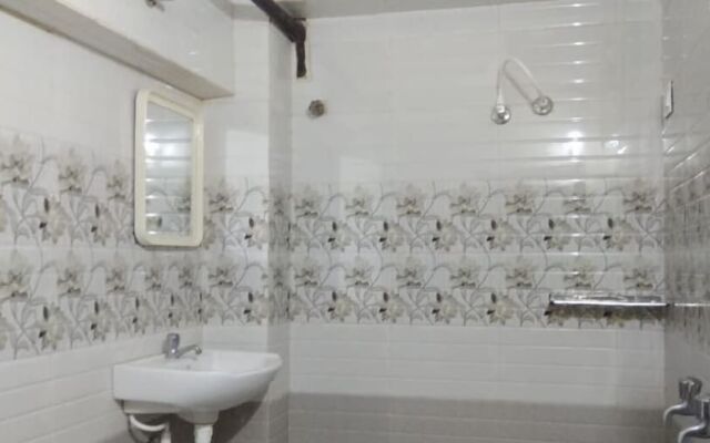 iROOMZ Subhadra Comforts