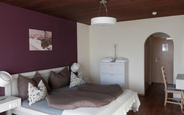 Dahoam by Sarina - Hotel & Suites