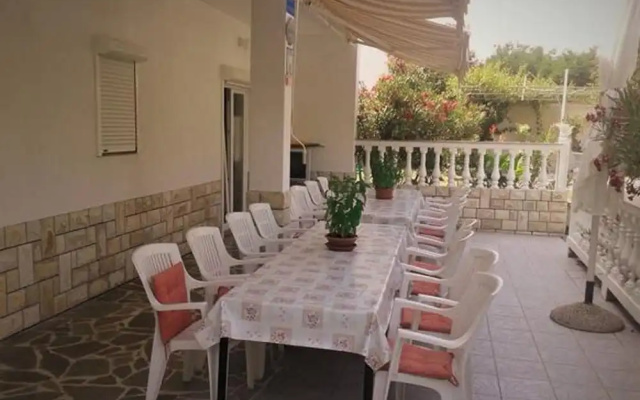 Charming Palit Kroatien Holiday House With Garden