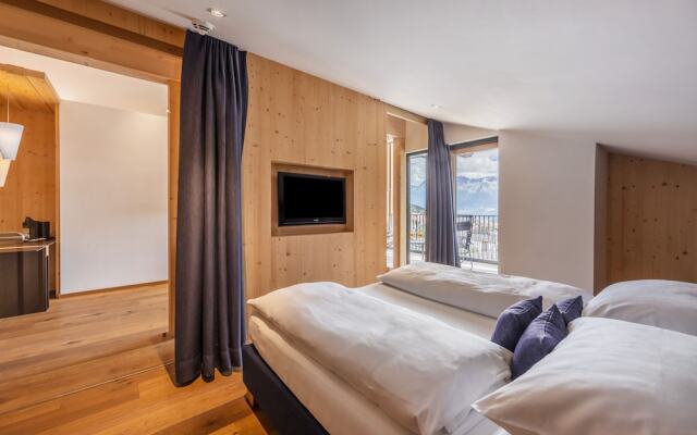 Maraias Luxury Suites & Apartments