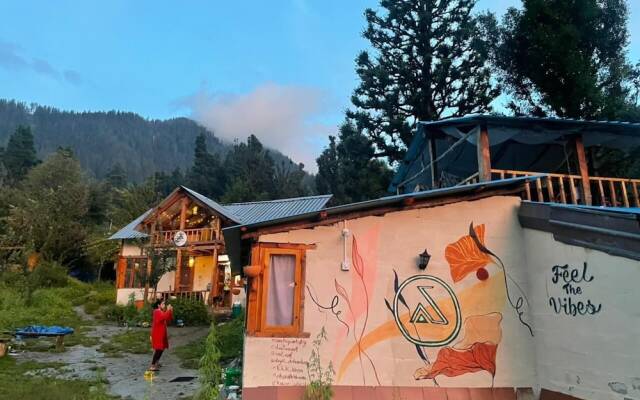Zevibes Cafe & Homestay