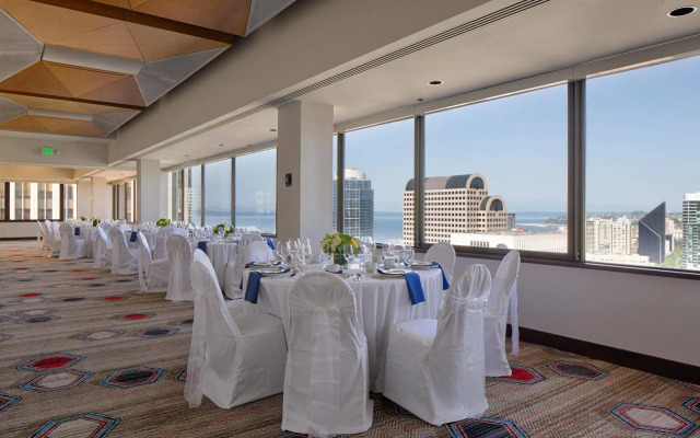 Coast Seattle Downtown Hotel by APA