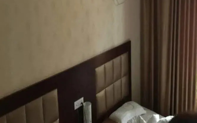Tianhe Business Hotel