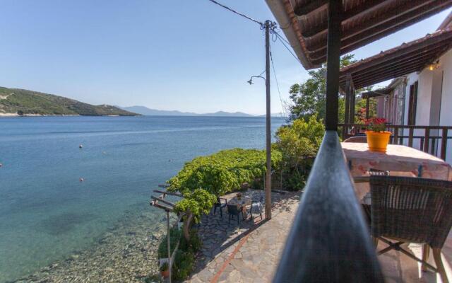 Nikoleri Studios & Apartments