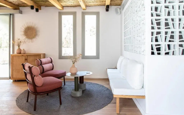 Adorno Suites