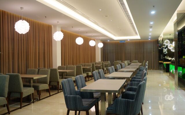 Greens Hotel & Suites