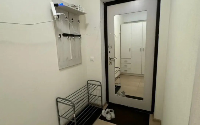 Apartments on Urozhnaya street 71/1k4