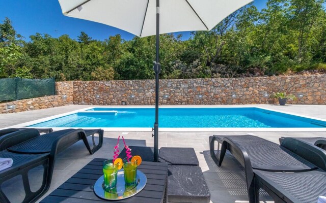 Amazing Home in Dramalj With Wifi and 2 Bedrooms