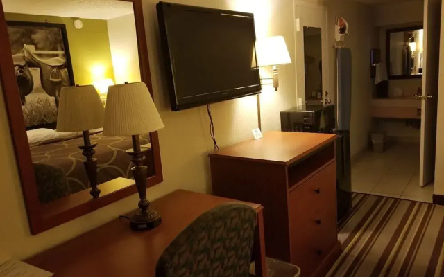 Super 8 Longview/North