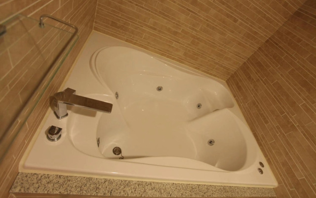 Yuwon Hotel