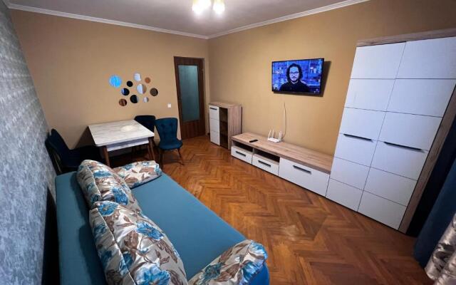 2 rooms Airy & Bright Colors