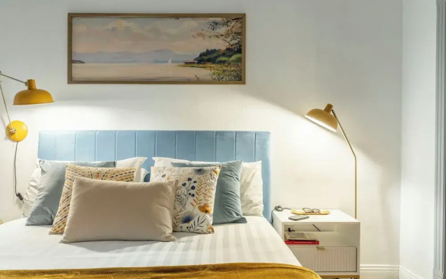 Belle Epoque House of Mirror
