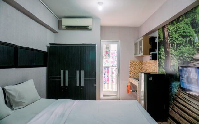 Warm And Cozy Stay Studio Green Bay Pluit Apartment