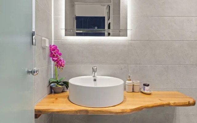 ammos stegna studios