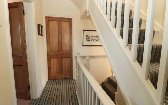 Whinstones at 4 The Villas