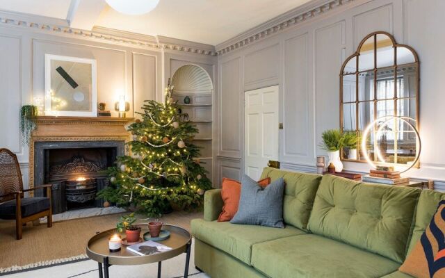 Superior Stays - Rosewell House