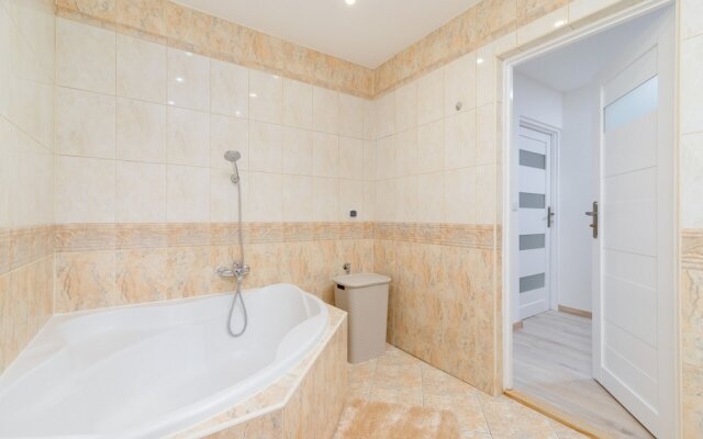 Droga na Bystre Zakopane by Renters