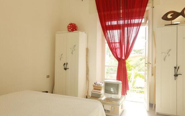Casa bianca rossa viola