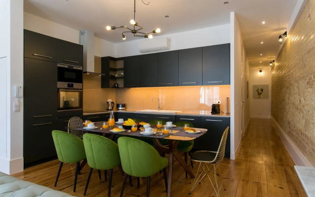 JOIVY Gorgeous 3BR home w/balcony nearby Time Out Market