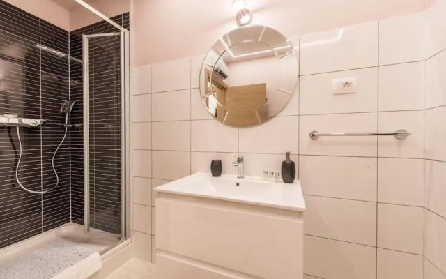 Good Life Deluxe Seafront Apartment