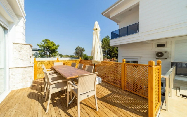 Great Villa With Pool Hammam and Sauna in Antalya