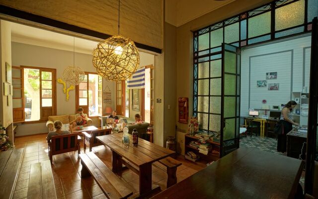 Viajero Colonia Hostel