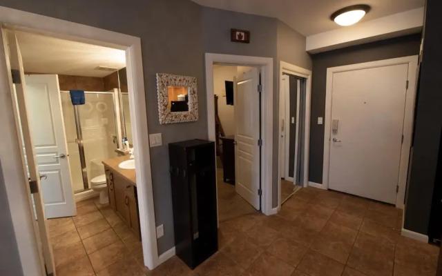 Stylish Ground Level Suite at Playa #145