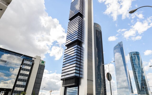 Charming Paseo de la Castellana