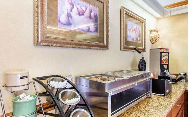 Econo Lodge Inn & Suites Griffin North