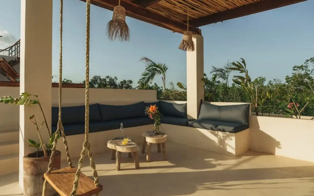Luxury Jungle Retreat Sleeps 10 Rooftop Pool