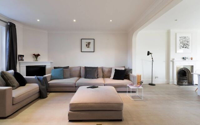 Huge 2 bed in Prime Location