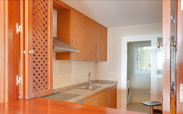 2 Bedrooms Apartment with Garden View