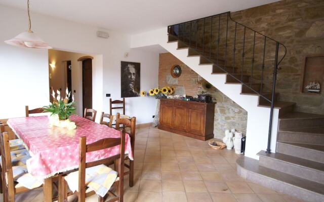 Charming Villa in Suvereto with Hot Tub