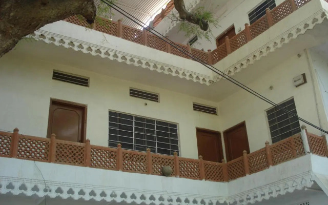 Raghav Resort