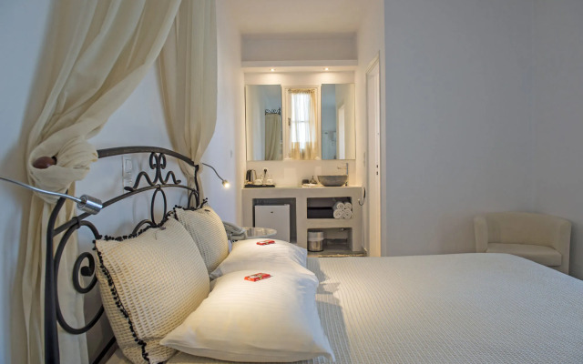 Margarita Studios Ambelas