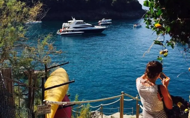 Cozy Holiday Home in Lerici near Sea