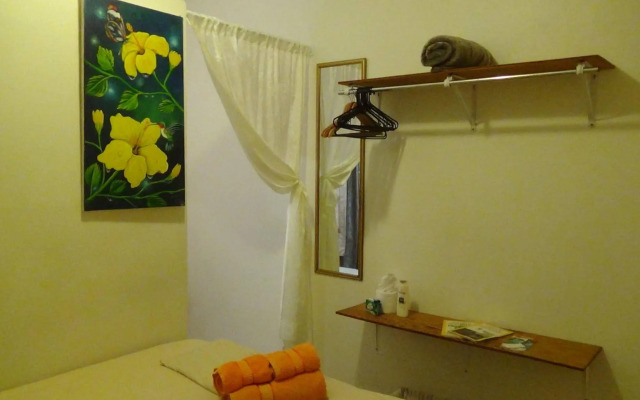 Hacienda Tropical Guest House