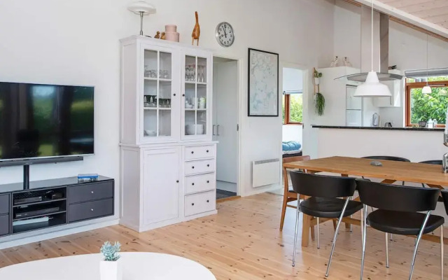 8 Person Holiday Home in Ebeltoft-by Traum