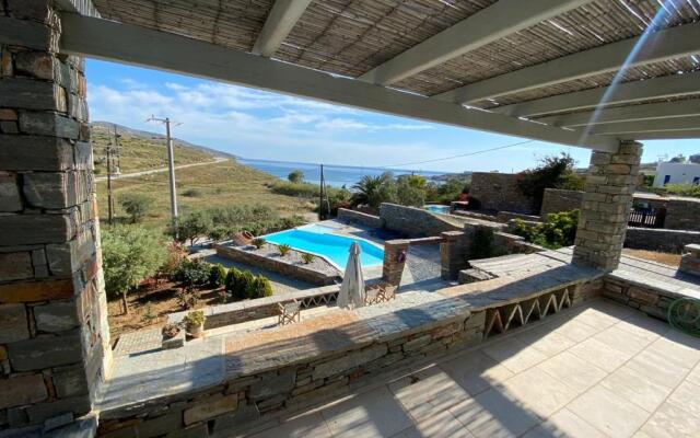 Relax Joy Villa - Easy Beach Access 150m Away
