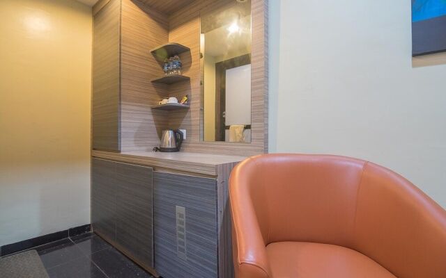 RedDoorz Premium near Harbour Bay Mall Batam 2